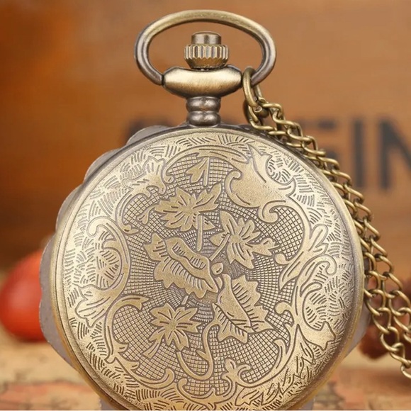 🎁 🧜🏽‍♀️ Antique style Mermaid Shell Pocket Watch w/ Chain (New) - Picture 5 of 5